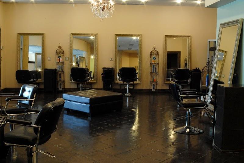 Salon de coiffure Three Small Rooms Hair Salon à Barrie (ON) | theDir