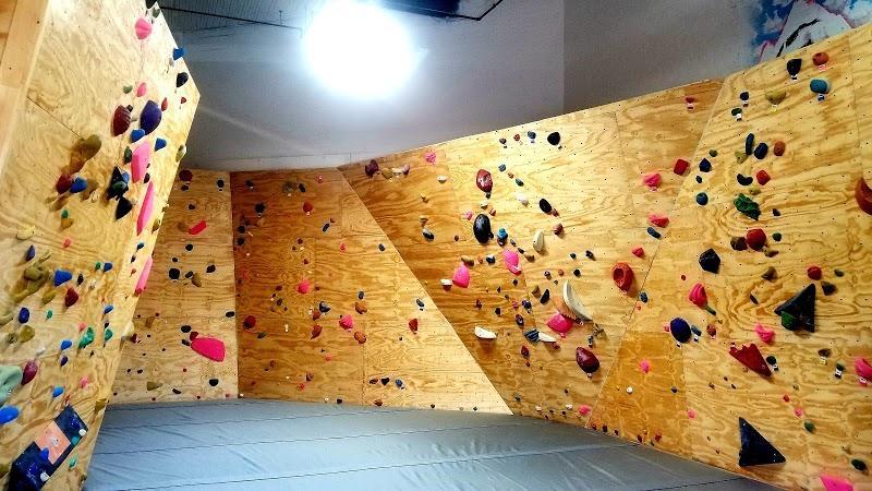 Gym Rock And Rope Climbing Centre in Peterborough (ON) | theDir