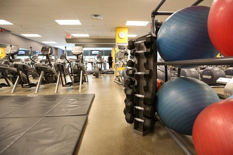 Gym Fit4Less in North York (ON) | theDir