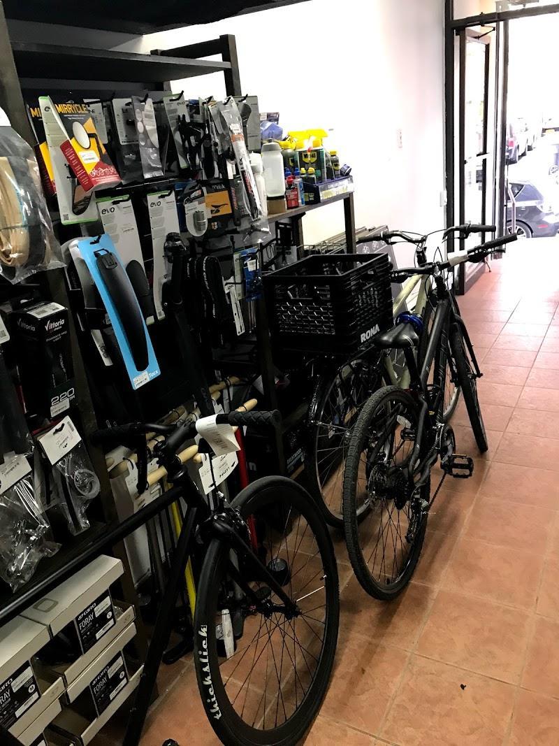 Bicycle Shop Bicycles Montreal Fixed in Montréal (QC) | theDir