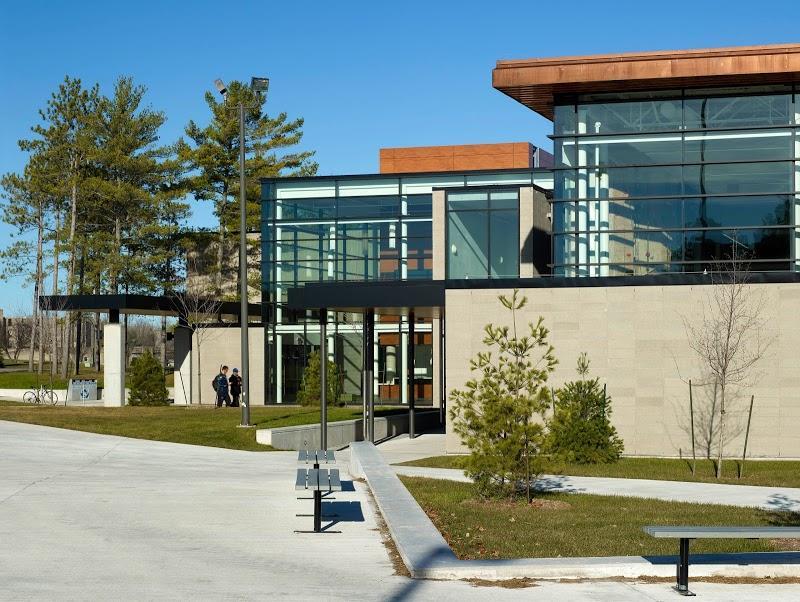 Gym Trent University Athletic Centre in Peterborough (ON) | theDir